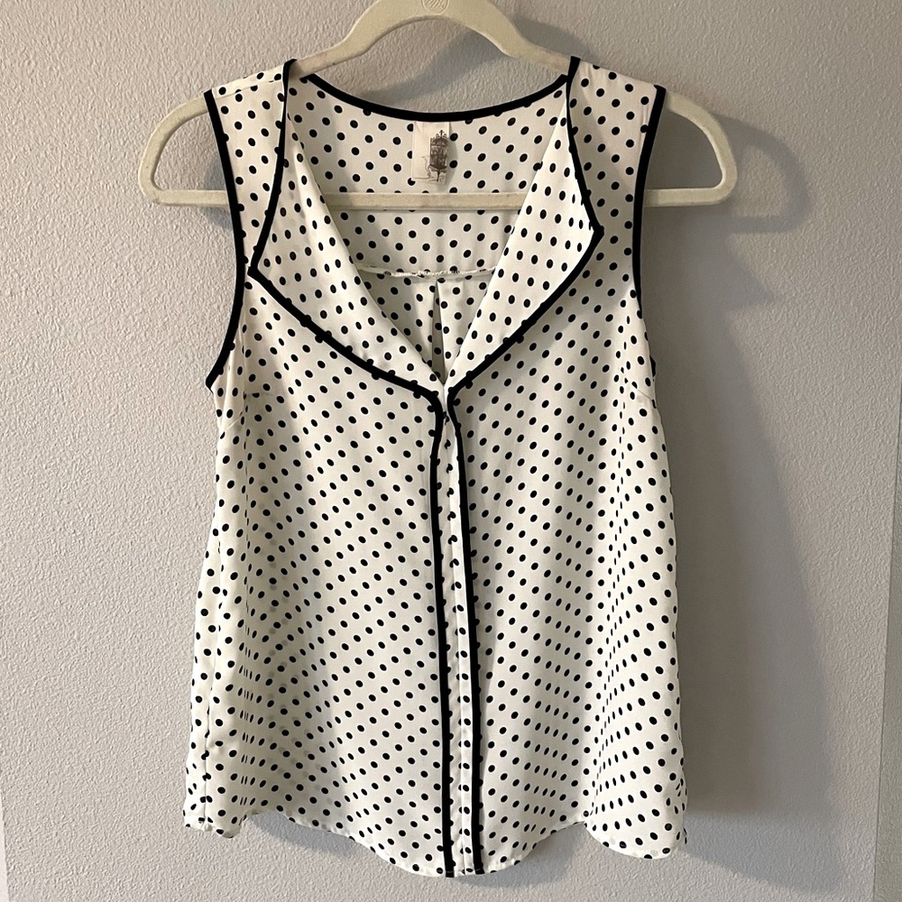 Francesca’s Women's White with Black Polka Dots Sleeveless Blouse Top Size Small